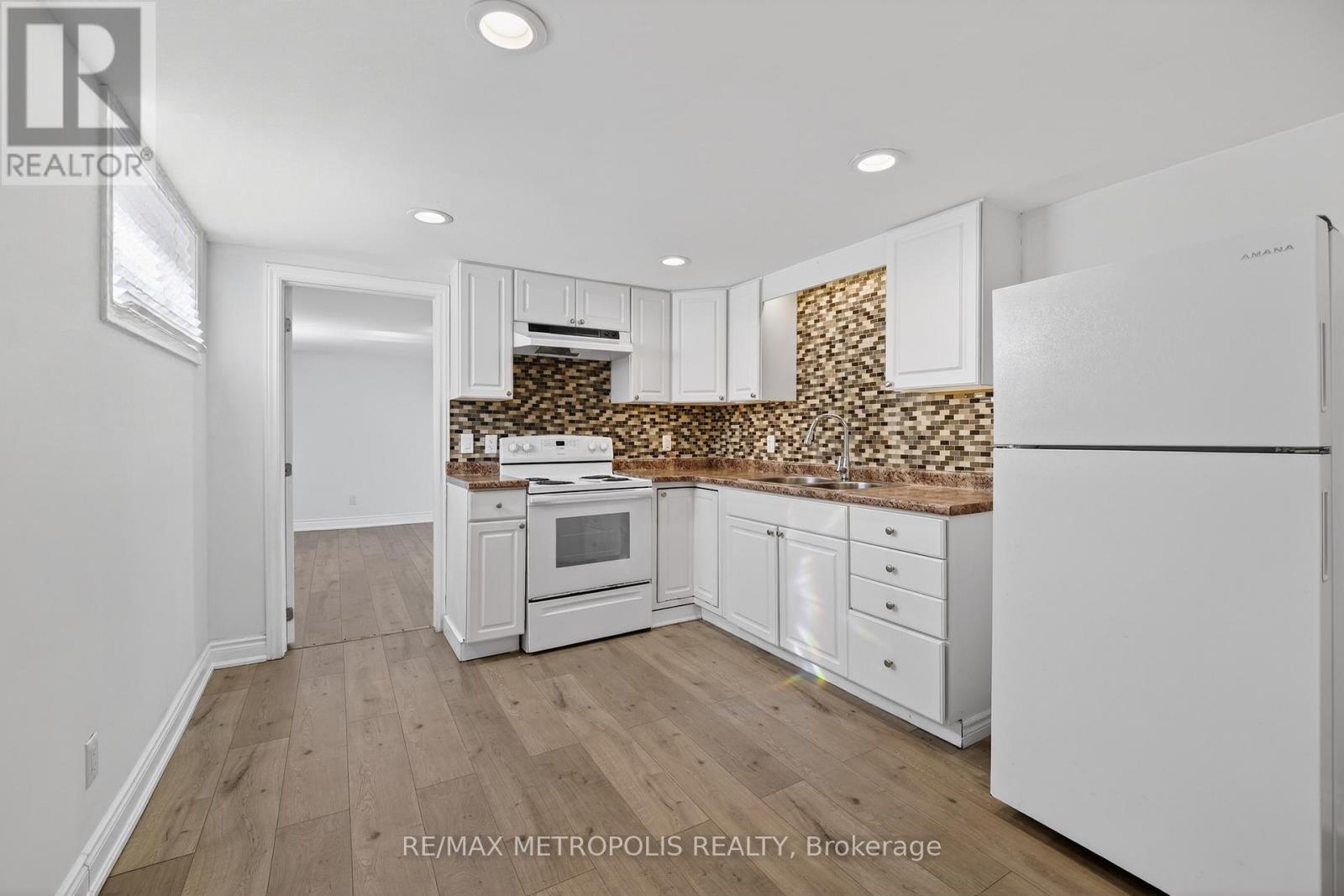 Bsmt - 266 Napier Street, Barrie, Ontario  L4M 1X9 - Photo 6 - S12766156