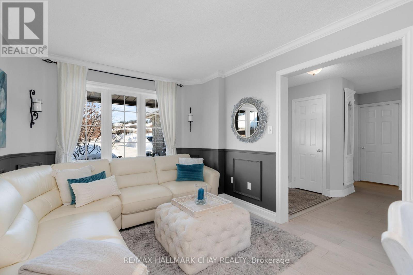 12 Muir Drive, Barrie (Ardagh), Ontario  L4N 0H9 - Photo 5 - S12766160