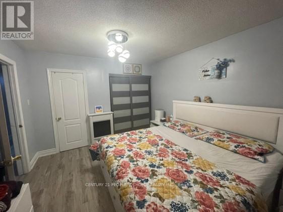 9 Holbeach Road, Toronto, Ontario  M9W 3K2 - Photo 4 - W12750446