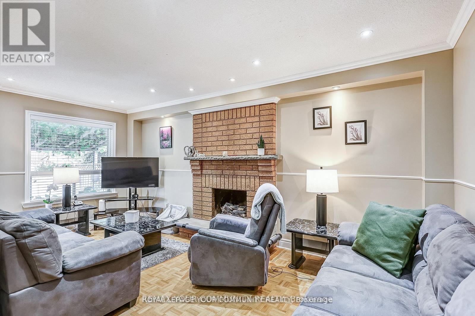 1045 Sherwood Mills Boulevard, Mississauga, Ontario  L5V 1R3 - Photo 17 - W12765986