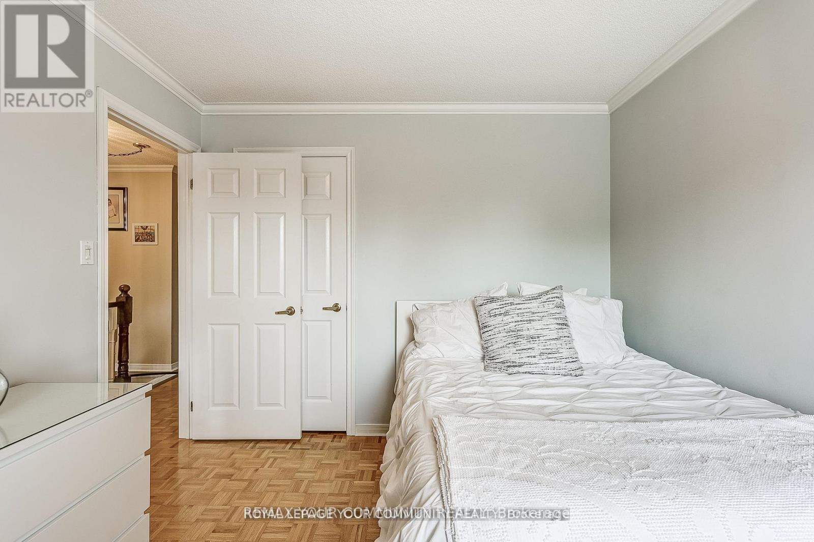 1045 Sherwood Mills Boulevard, Mississauga, Ontario  L5V 1R3 - Photo 28 - W12765986