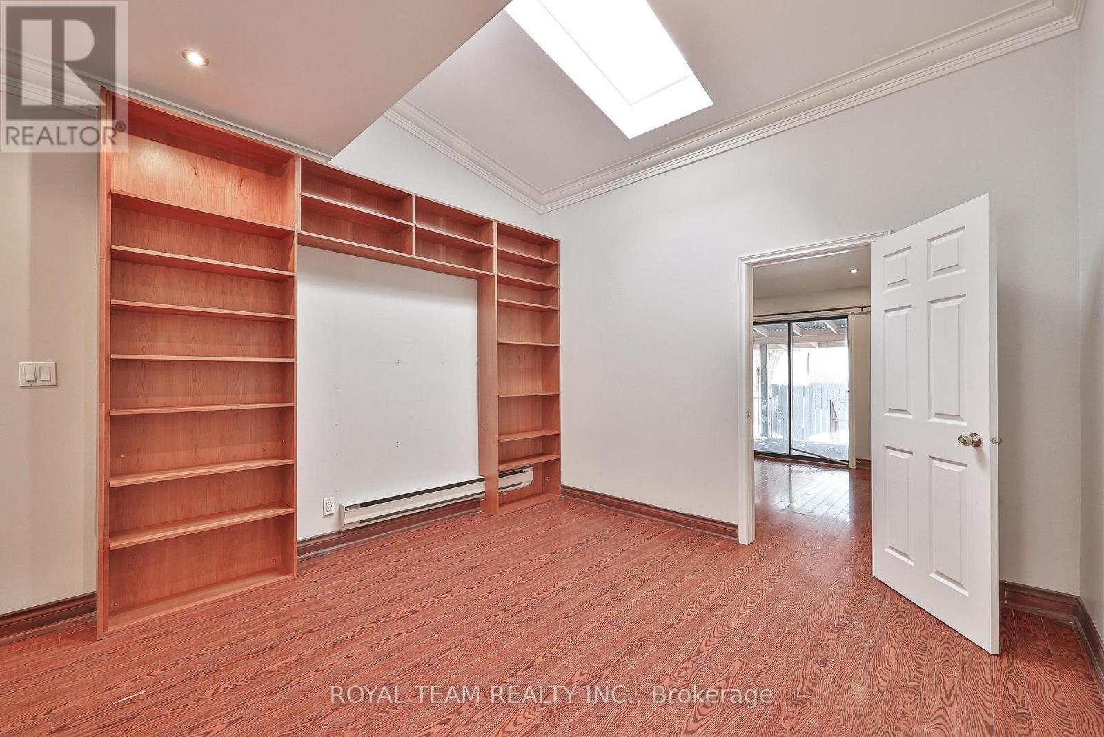 54 Maher Avenue, Toronto, Ontario  M6P 1G6 - Photo 12 - W12765988