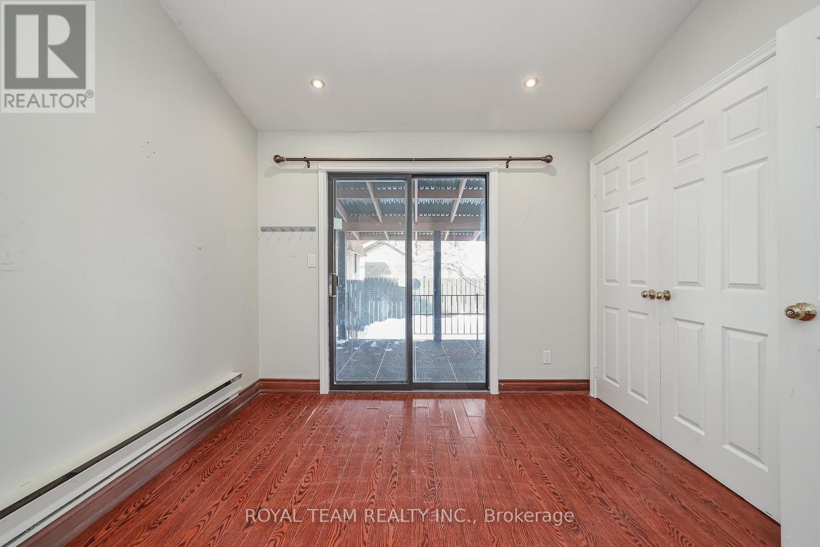 54 Maher Avenue, Toronto, Ontario  M6P 1G6 - Photo 21 - W12765988