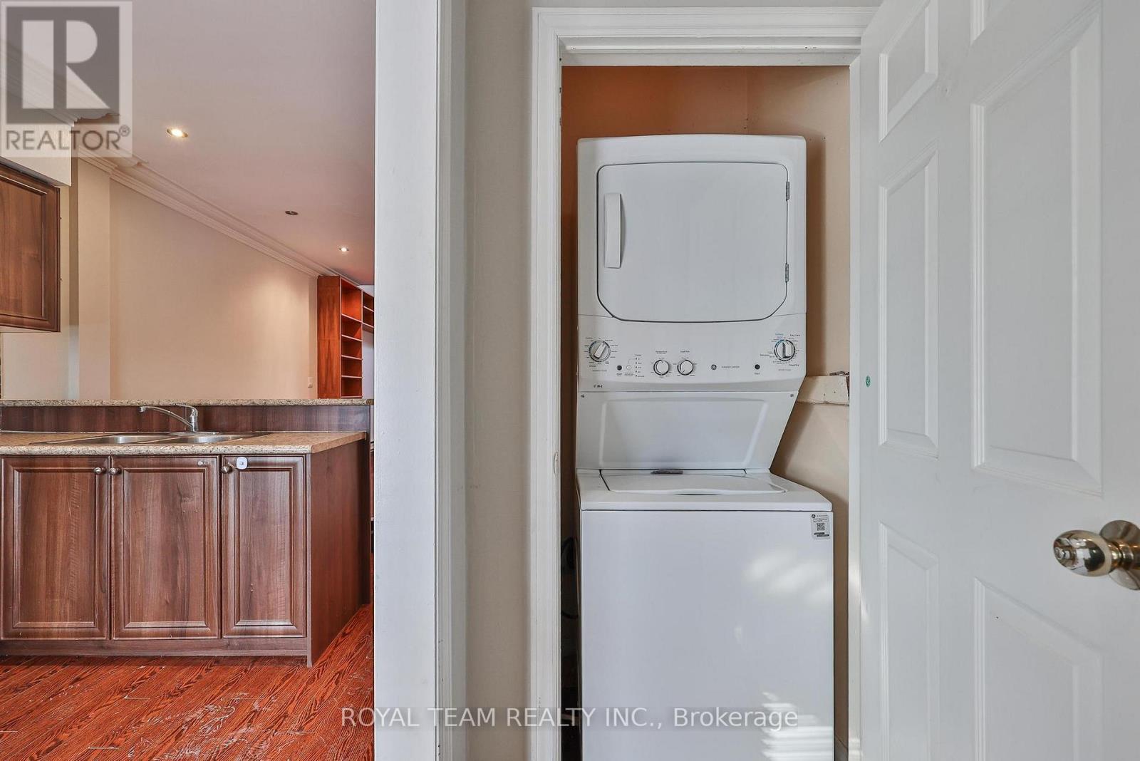 54 Maher Avenue, Toronto, Ontario  M6P 1G6 - Photo 25 - W12765988