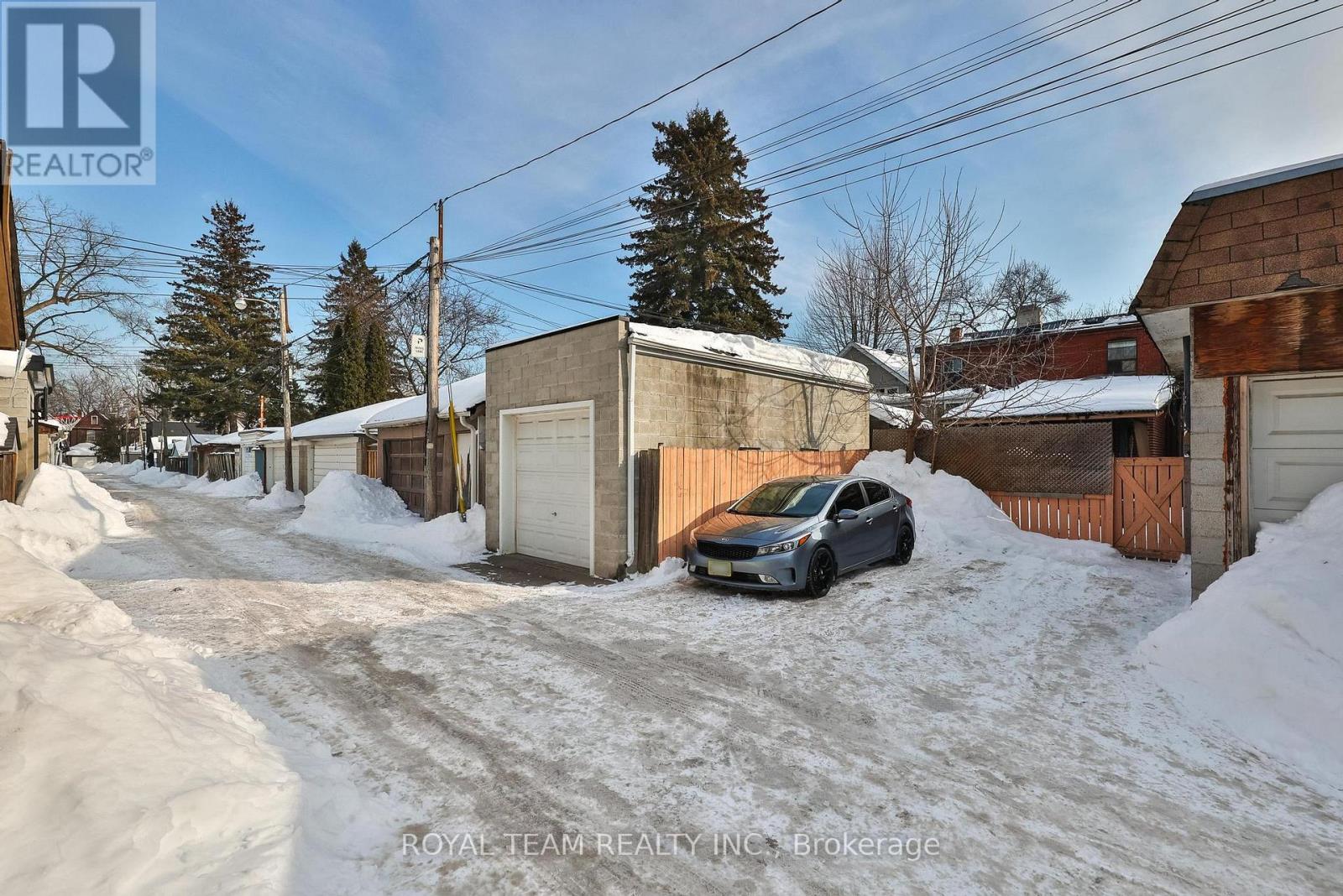 54 Maher Avenue, Toronto, Ontario  M6P 1G6 - Photo 27 - W12765988