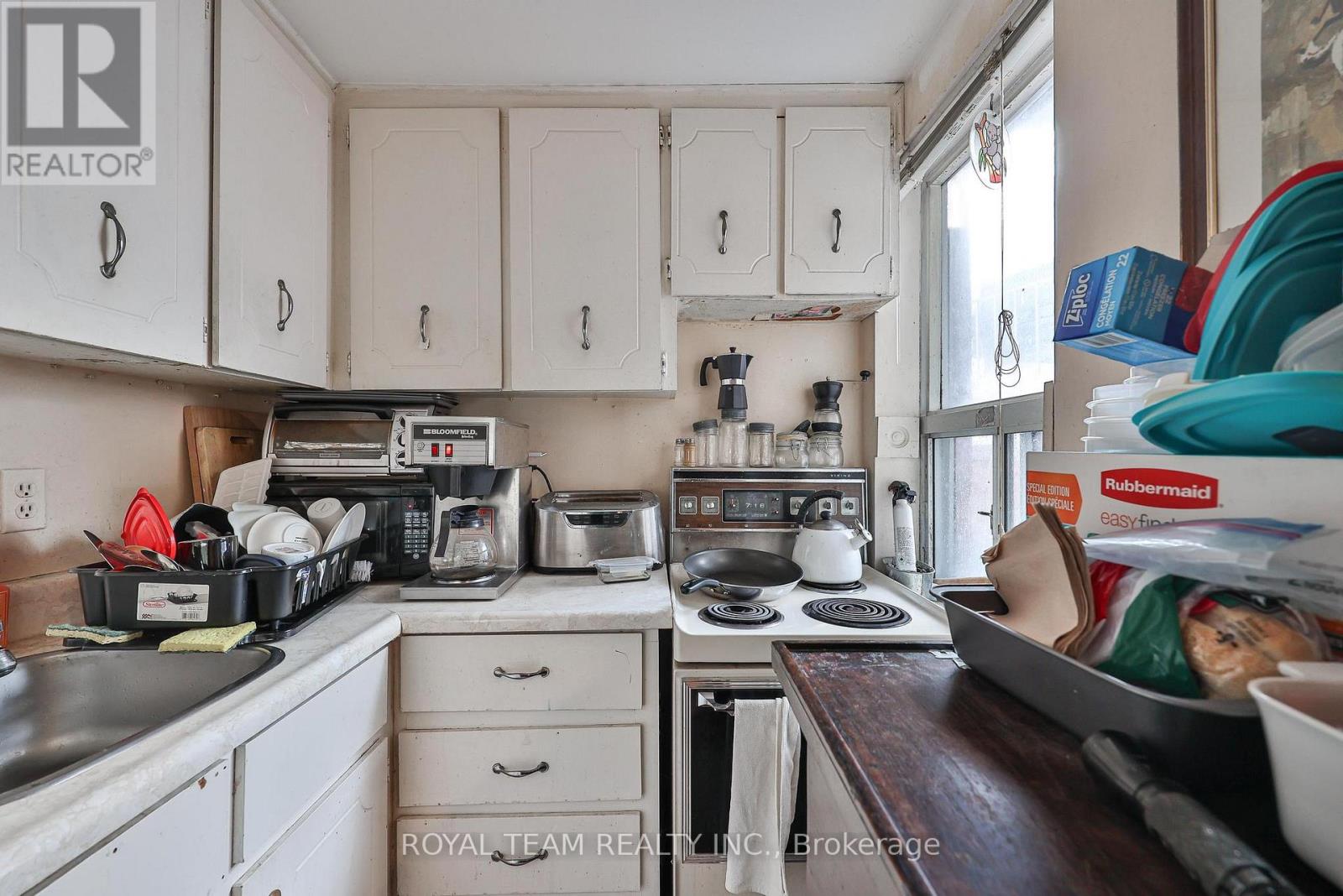 54 Maher Avenue, Toronto, Ontario  M6P 1G6 - Photo 32 - W12765988