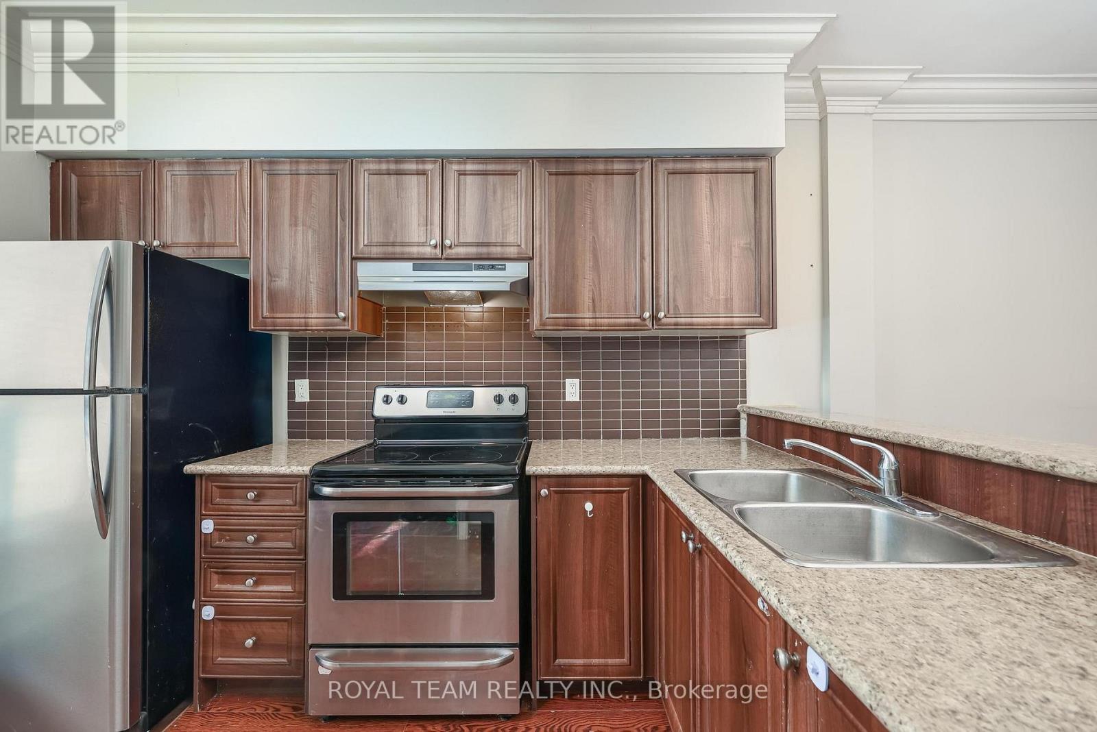 54 Maher Avenue, Toronto, Ontario  M6P 1G6 - Photo 6 - W12765988