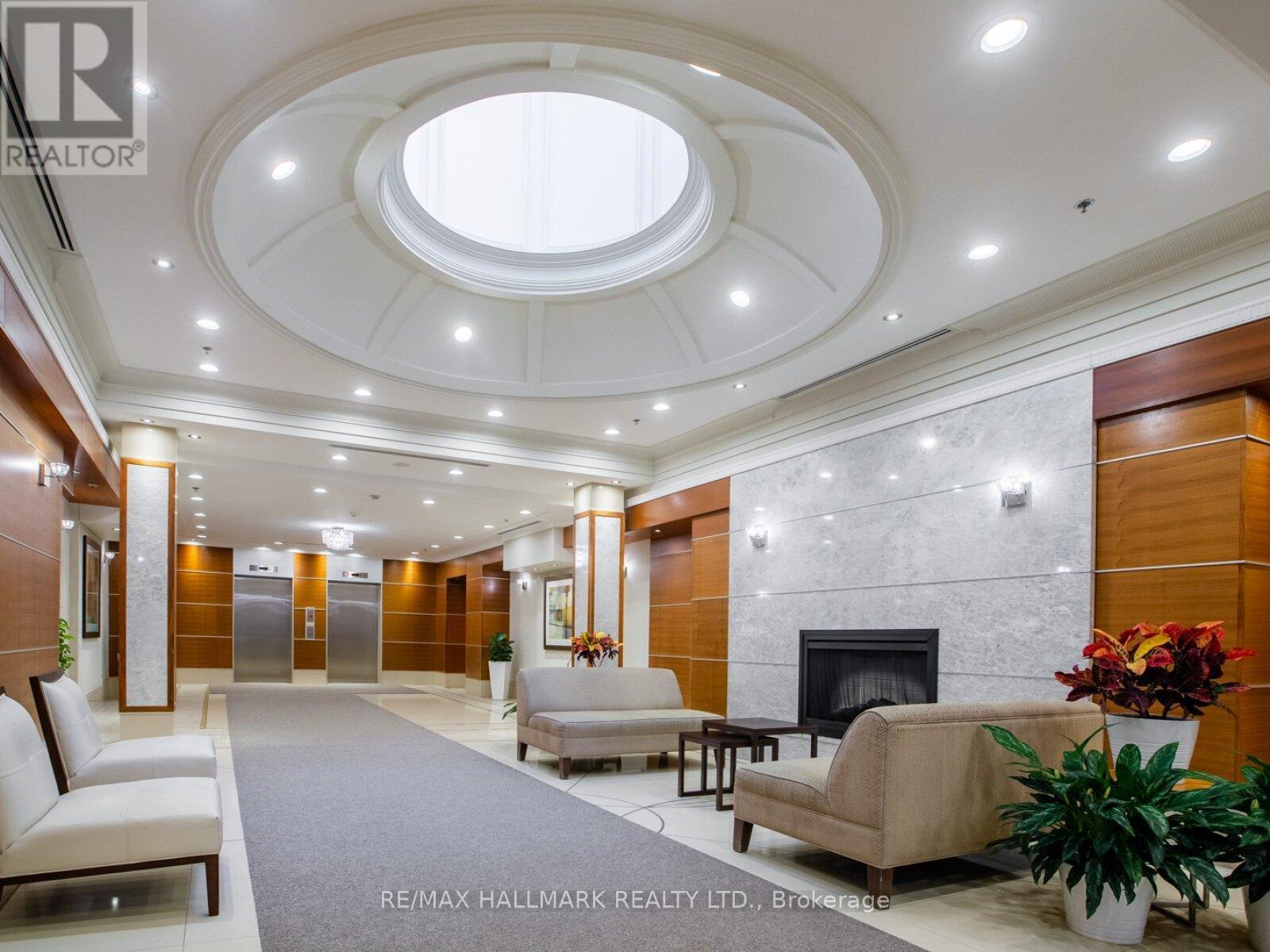 721 - 20 Gothic Avenue, Toronto, Ontario  M6P 1T5 - Photo 3 - W12765992