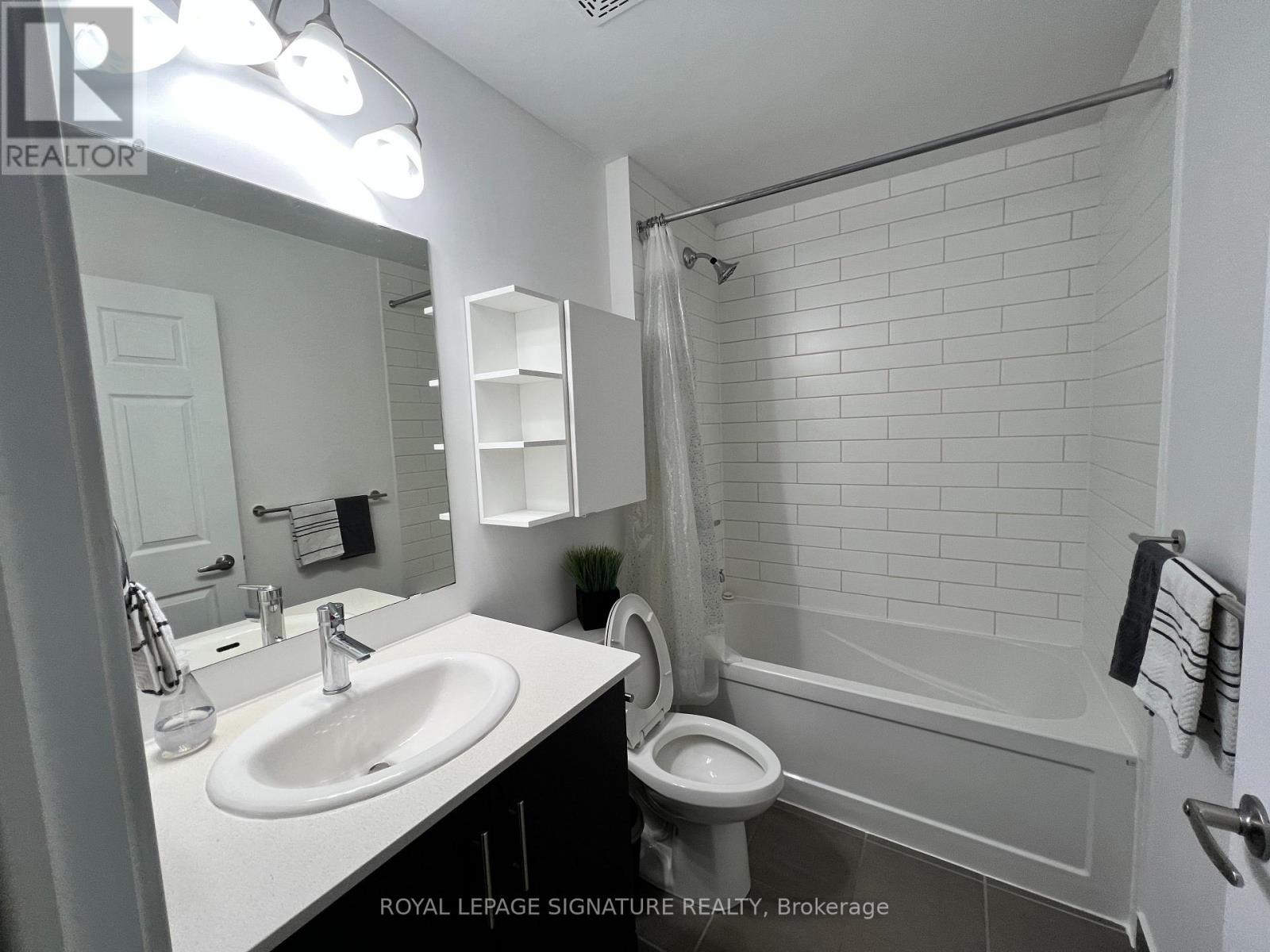 1203 - 360 Square One Drive, Mississauga, Ontario  L5B 0G7 - Photo 15 - W12766024