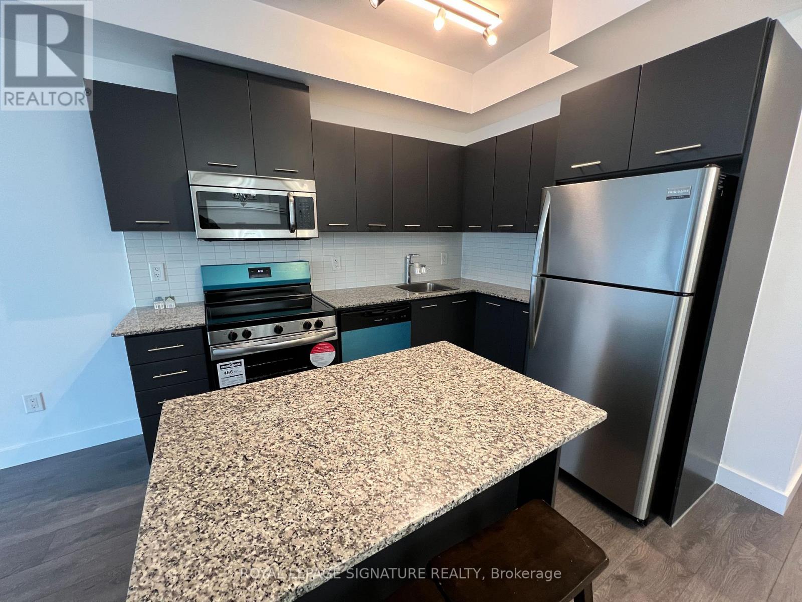 1203 - 360 Square One Drive, Mississauga, Ontario  L5B 0G7 - Photo 3 - W12766024