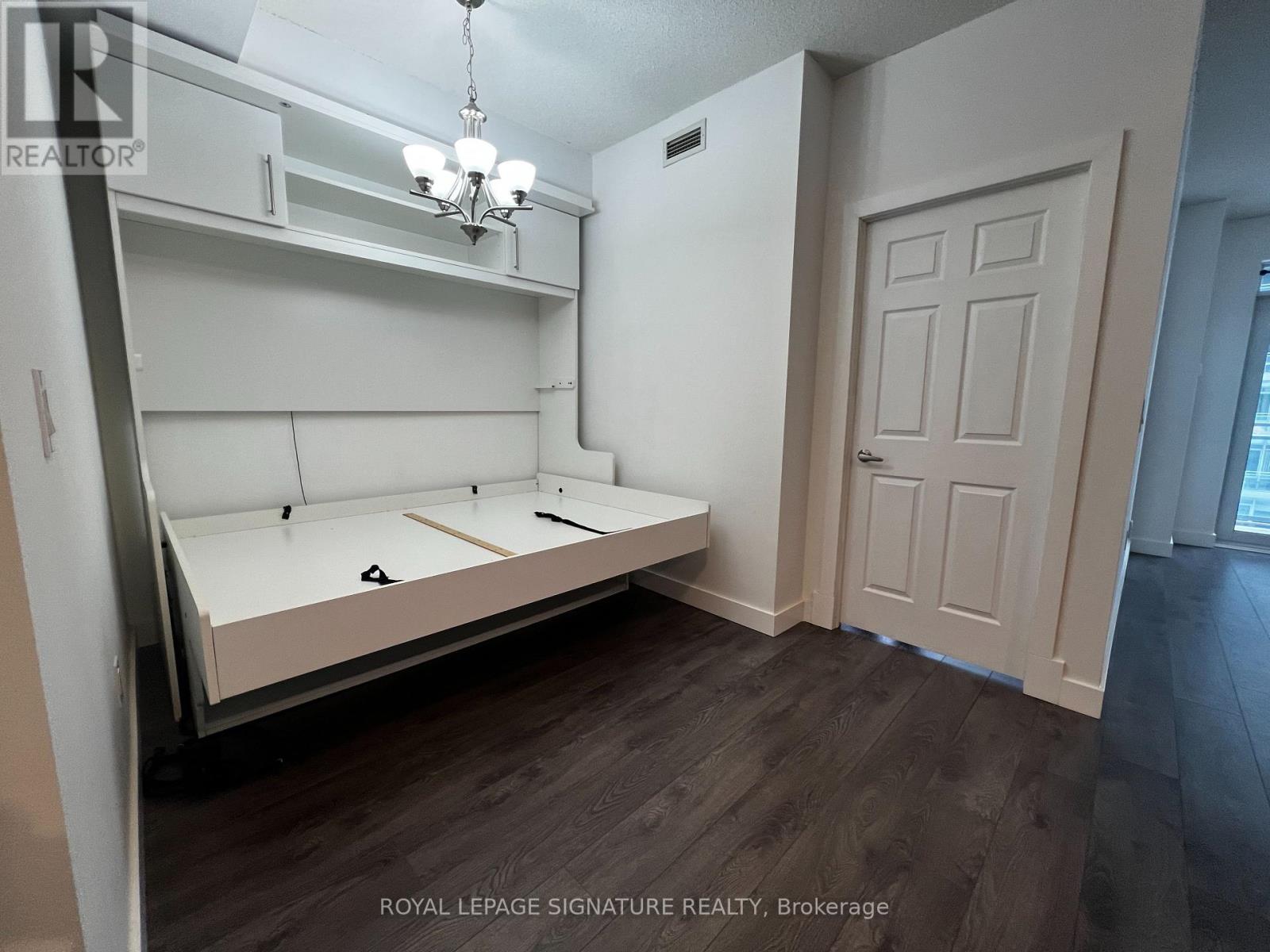 1203 - 360 Square One Drive, Mississauga, Ontario  L5B 0G7 - Photo 8 - W12766024