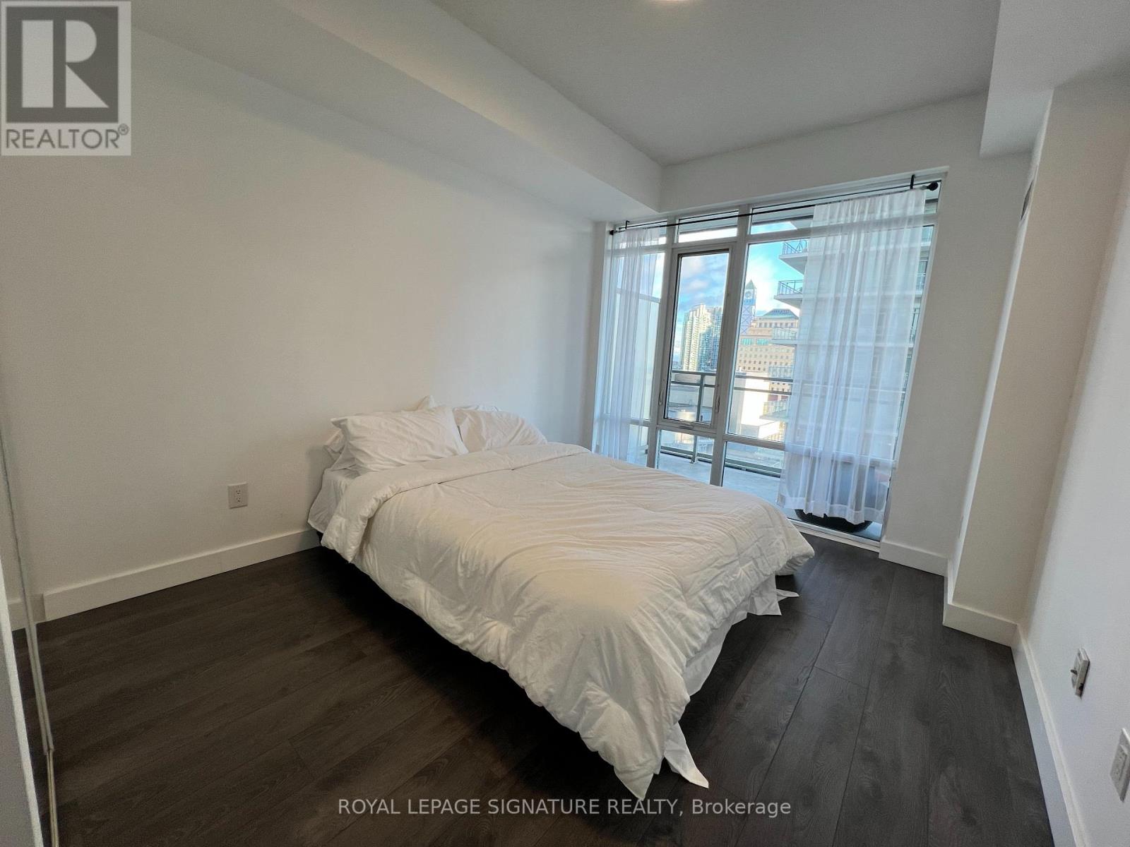 1203 - 360 Square One Drive, Mississauga, Ontario  L5B 0G7 - Photo 9 - W12766024