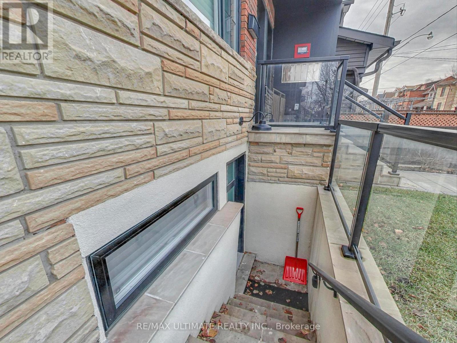 3 - 115 Wallace Avenue, Toronto, Ontario  M6H 1T8 - Photo 2 - W12766036