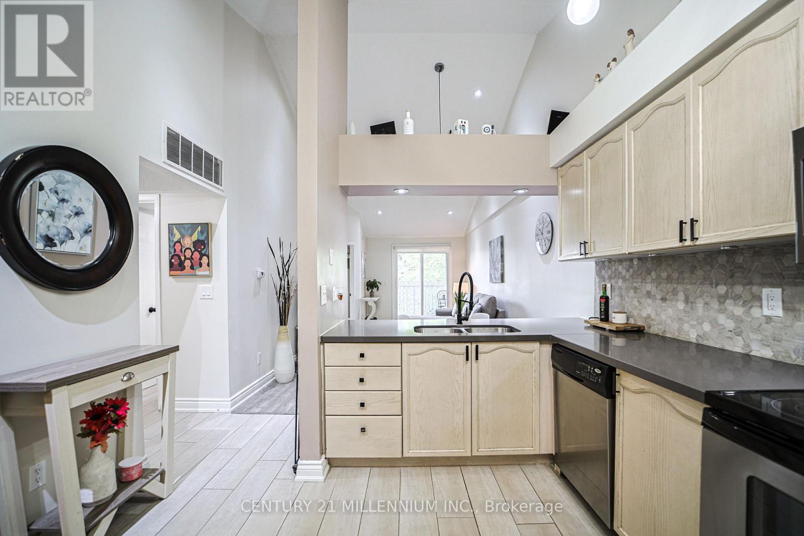 164 - 85 Bristol Road E, Mississauga, Ontario  L4Z 3P3 - Photo 5 - W12766046