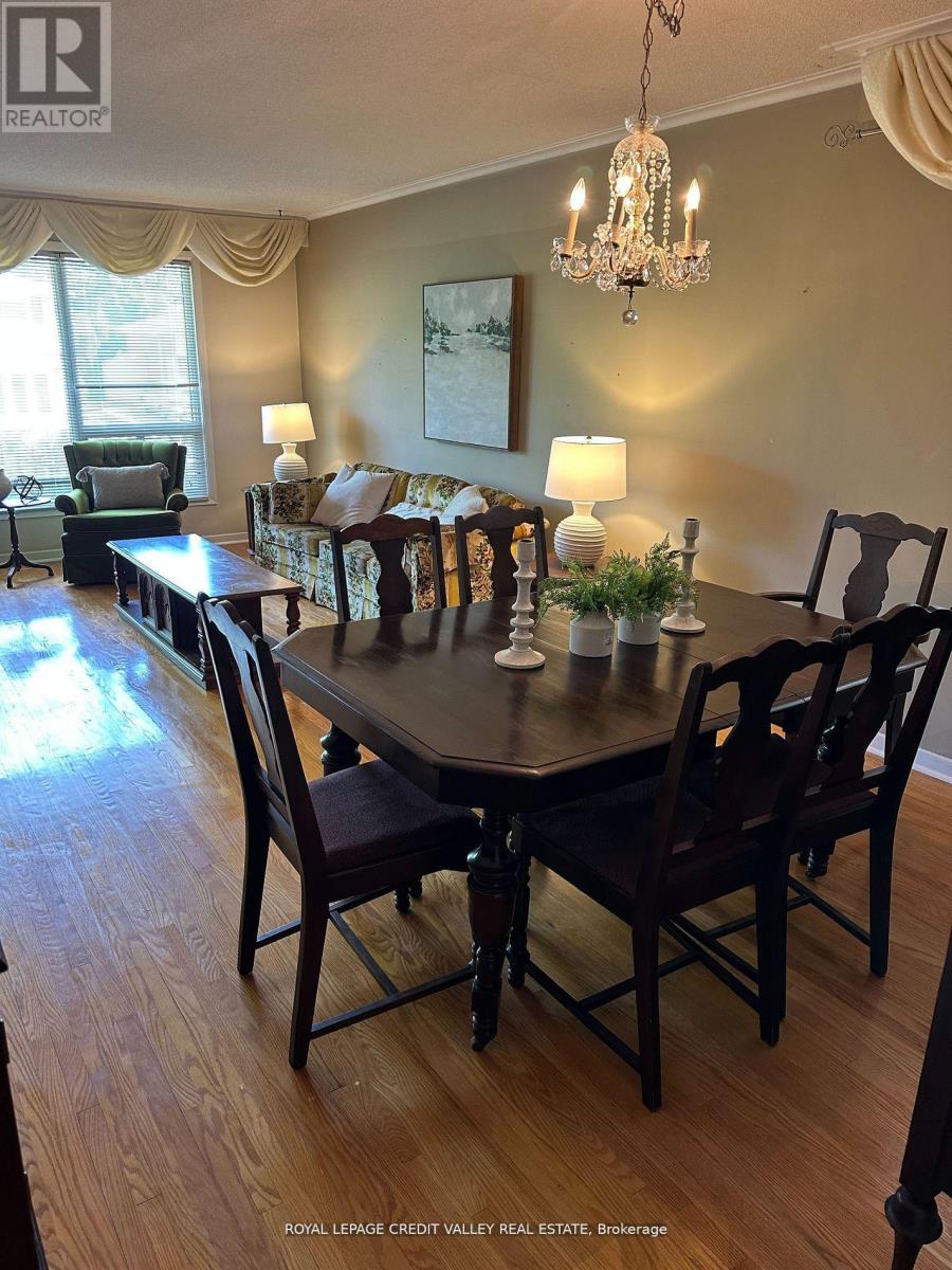 82 Terra Cotta Crescent, Brampton, Ontario  L6W 1C1 - Photo 10 - W12766052