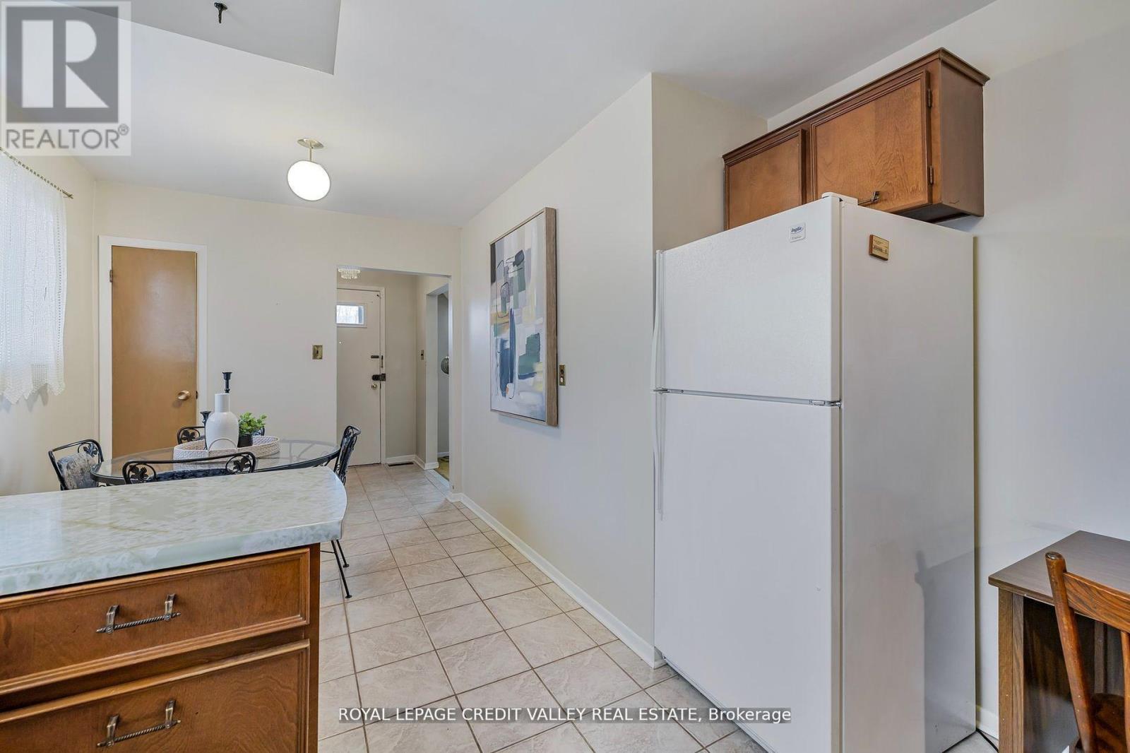 82 Terra Cotta Crescent, Brampton, Ontario  L6W 1C1 - Photo 15 - W12766052