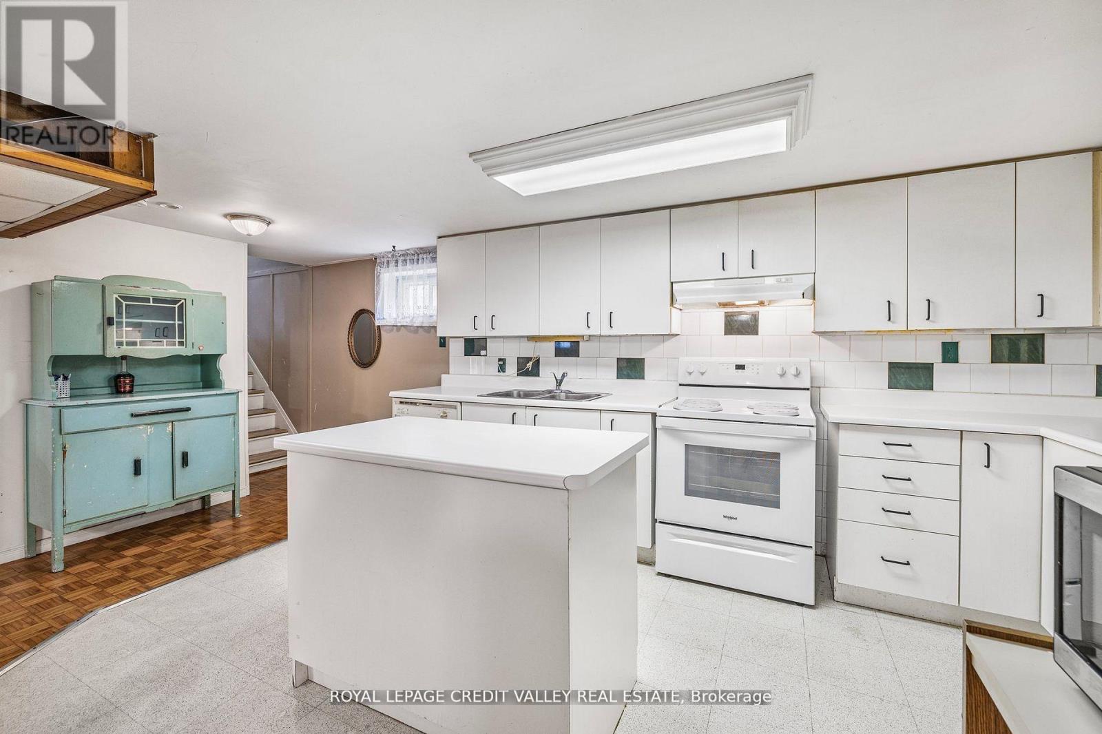 82 Terra Cotta Crescent, Brampton, Ontario  L6W 1C1 - Photo 27 - W12766052