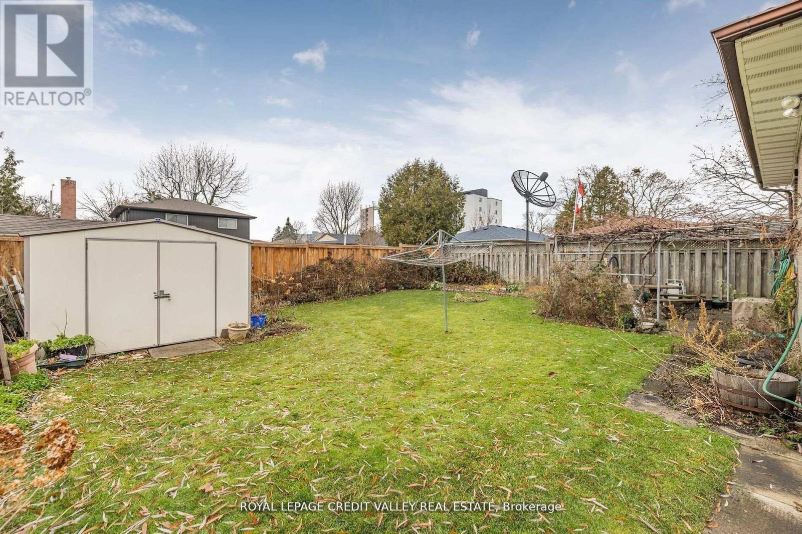 82 Terra Cotta Crescent, Brampton, Ontario  L6W 1C1 - Photo 38 - W12766052