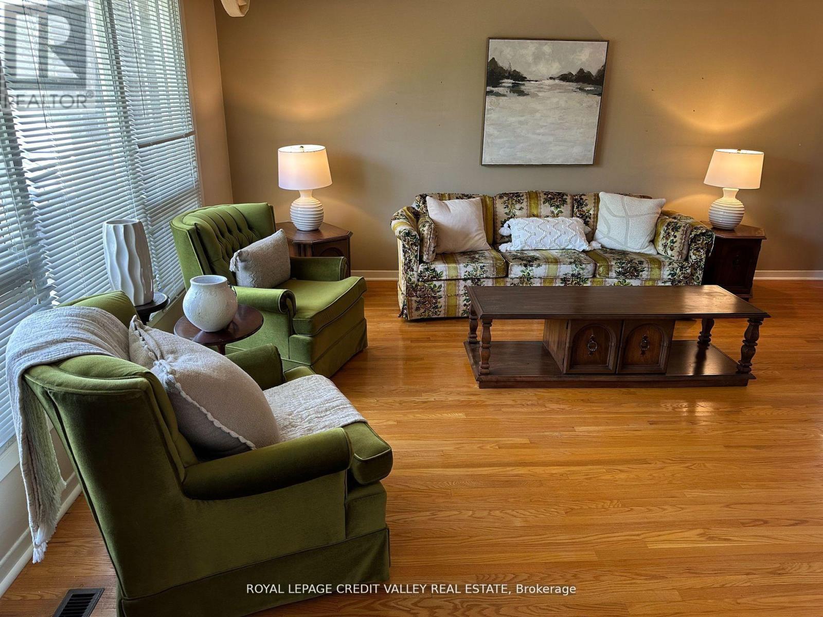 82 Terra Cotta Crescent, Brampton, Ontario  L6W 1C1 - Photo 6 - W12766052