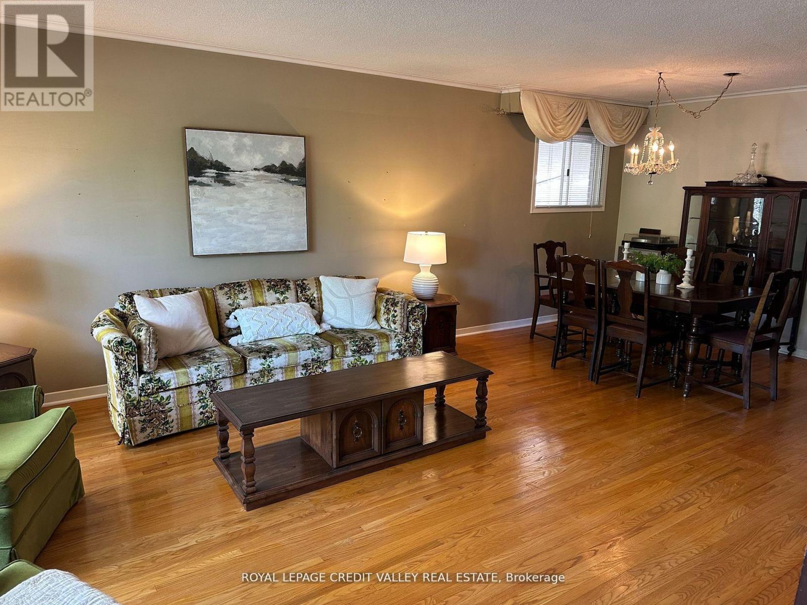 82 Terra Cotta Crescent, Brampton, Ontario  L6W 1C1 - Photo 7 - W12766052