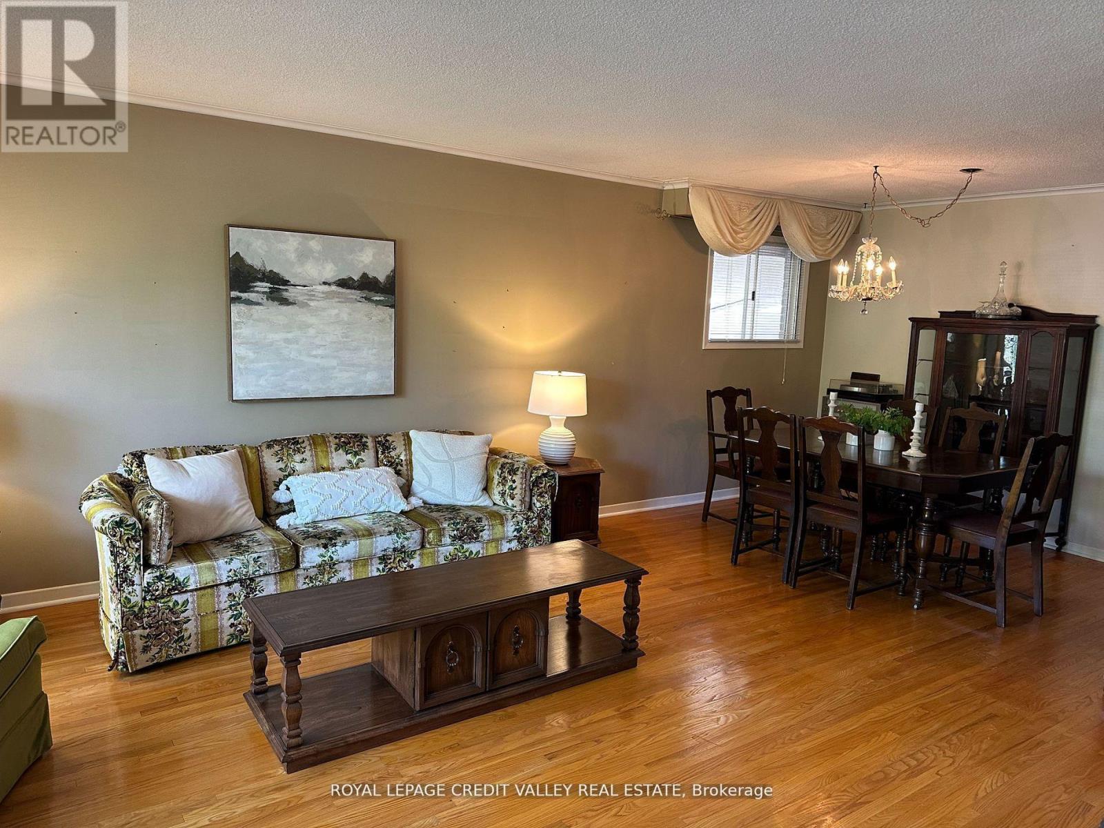 82 Terra Cotta Crescent, Brampton, Ontario  L6W 1C1 - Photo 8 - W12766052