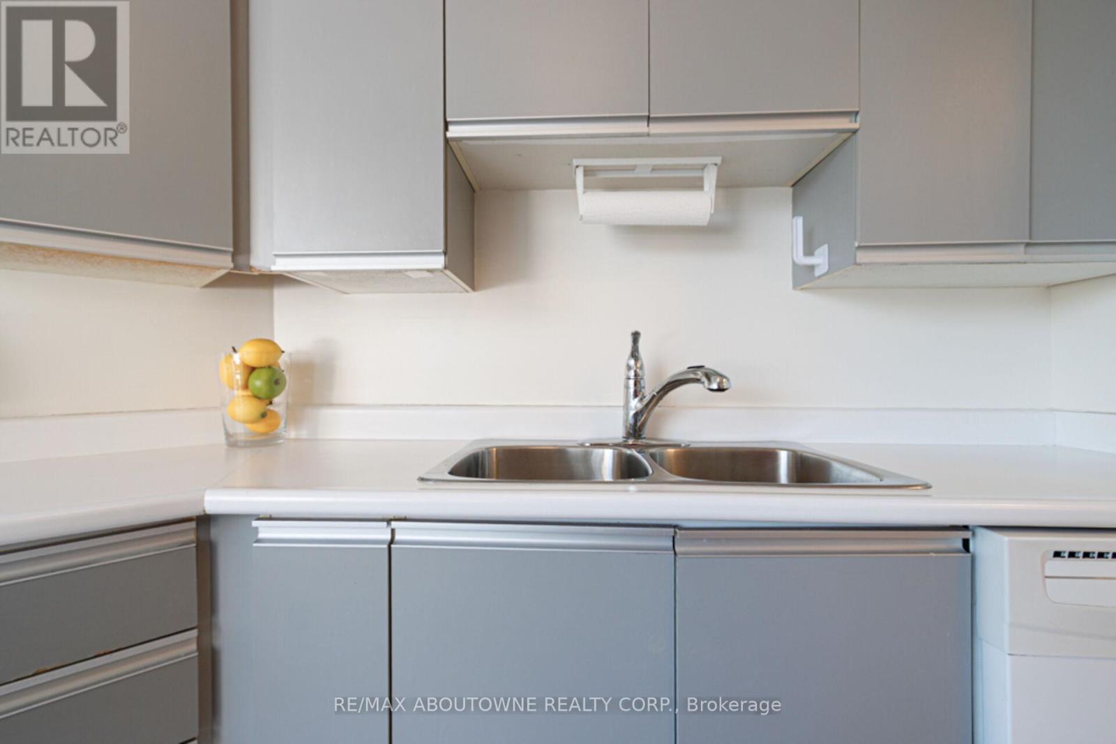 216 - 1485 Lakeshore Road E, Mississauga, Ontario  L5E 3G2 - Photo 20 - W12766058