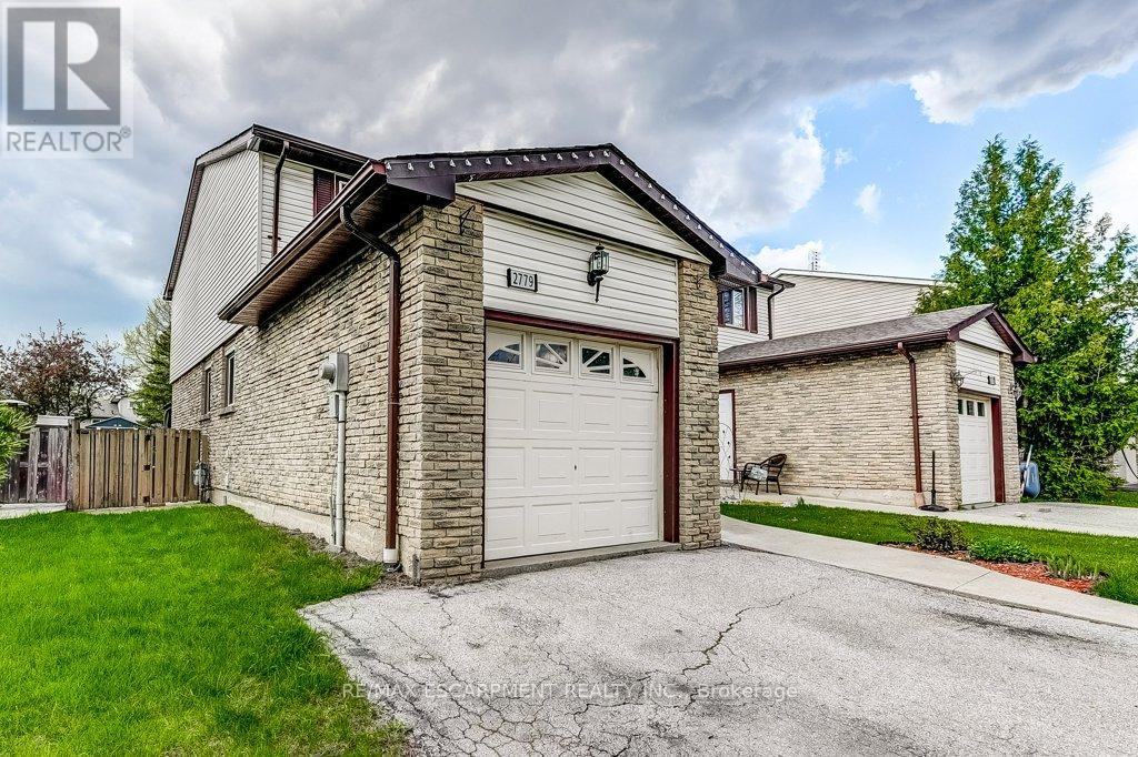 2779 Andorra Circle, Mississauga, Ontario  L5N 2H8 - Photo 2 - W12766120