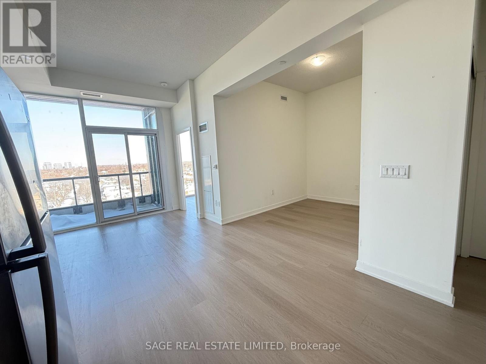 818 - 859 The Queensway, Toronto, Ontario  M8Z 1N8 - Photo 2 - W12766128