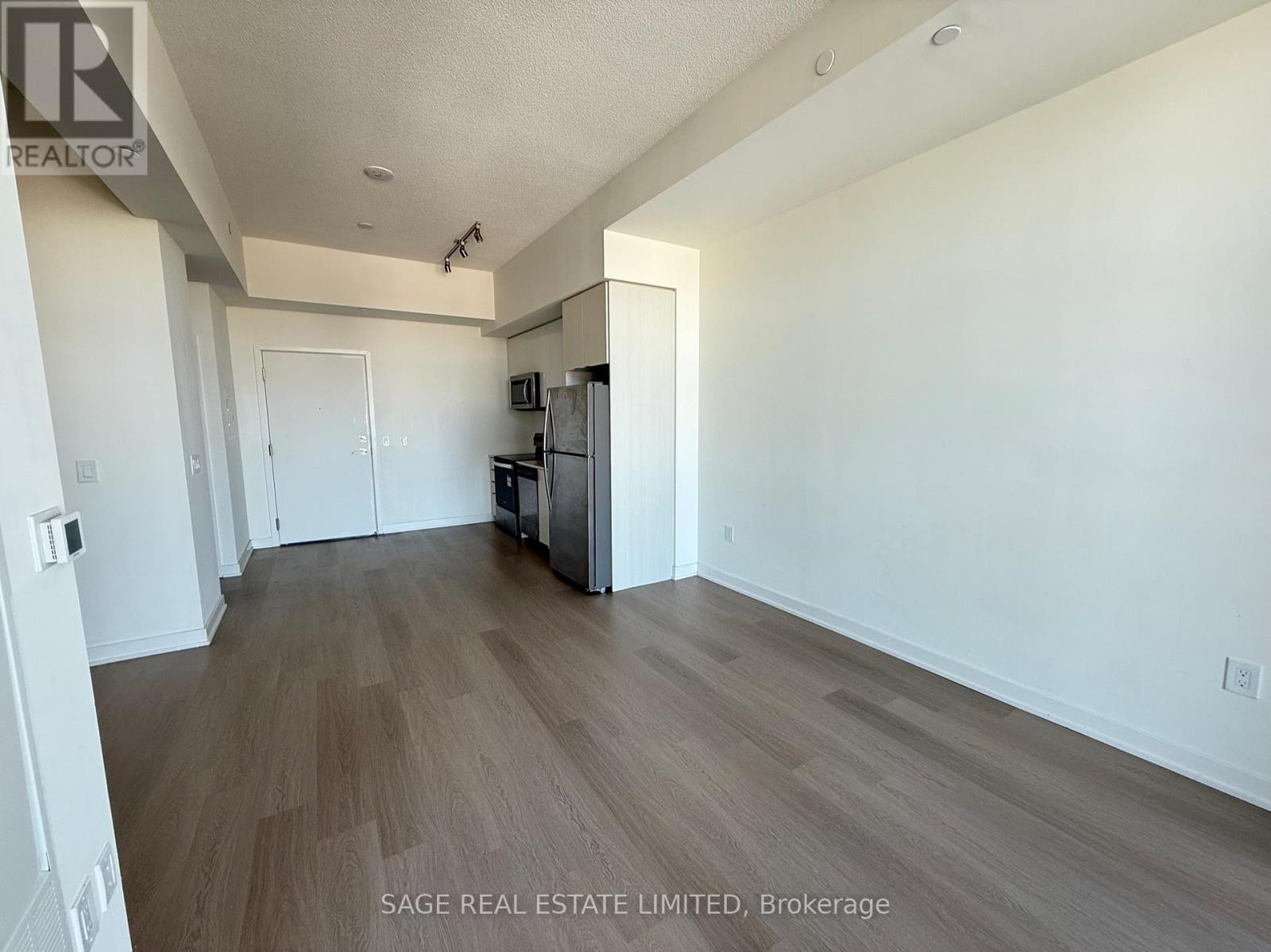 818 - 859 The Queensway, Toronto, Ontario  M8Z 1N8 - Photo 4 - W12766128