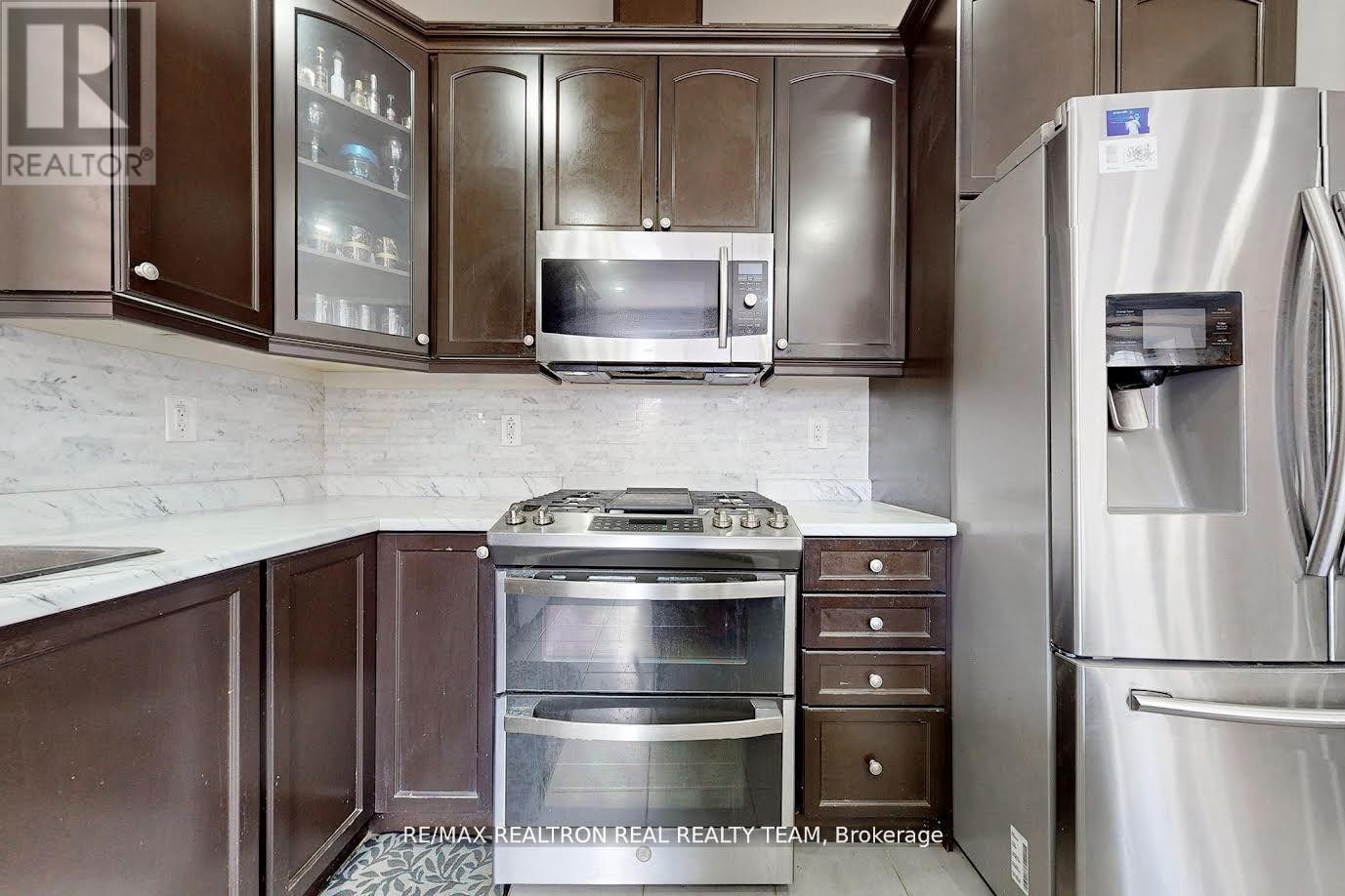 3 Gibbs Road, Brampton, Ontario  L7A 0G2 - Photo 12 - W12766152