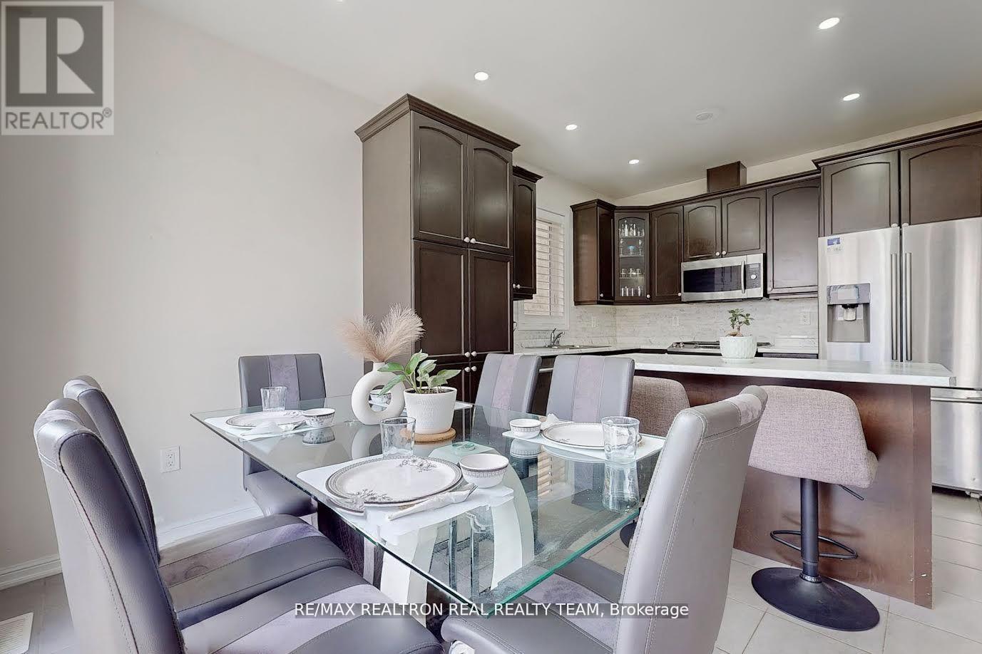 3 Gibbs Road, Brampton, Ontario  L7A 0G2 - Photo 14 - W12766152