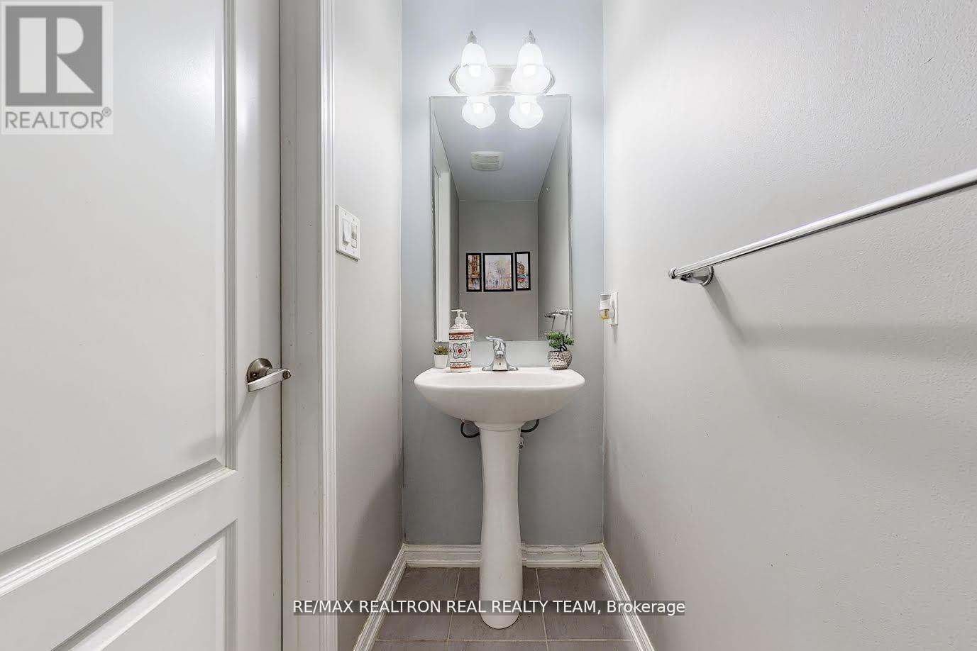 3 Gibbs Road, Brampton, Ontario  L7A 0G2 - Photo 15 - W12766152