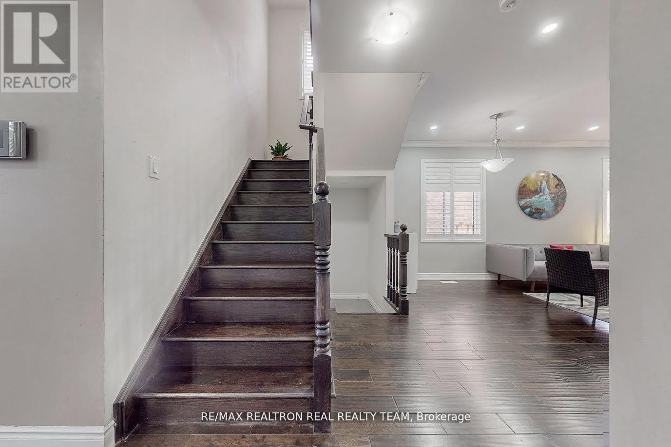 3 Gibbs Road, Brampton, Ontario  L7A 0G2 - Photo 16 - W12766152