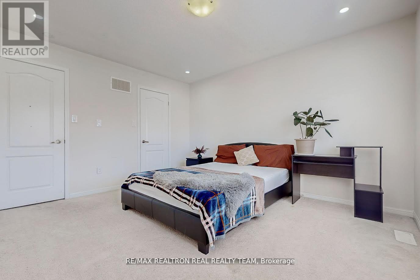 3 Gibbs Road, Brampton, Ontario  L7A 0G2 - Photo 19 - W12766152