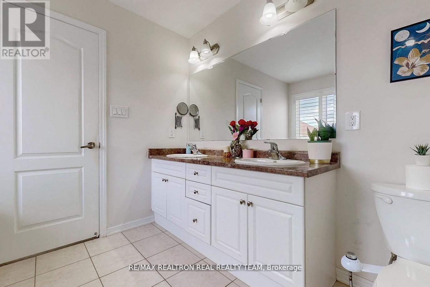 3 Gibbs Road, Brampton, Ontario  L7A 0G2 - Photo 20 - W12766152