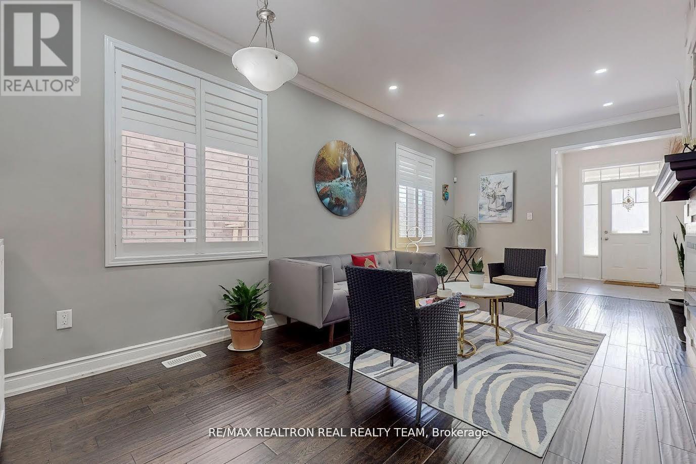 3 Gibbs Road, Brampton, Ontario  L7A 0G2 - Photo 3 - W12766152