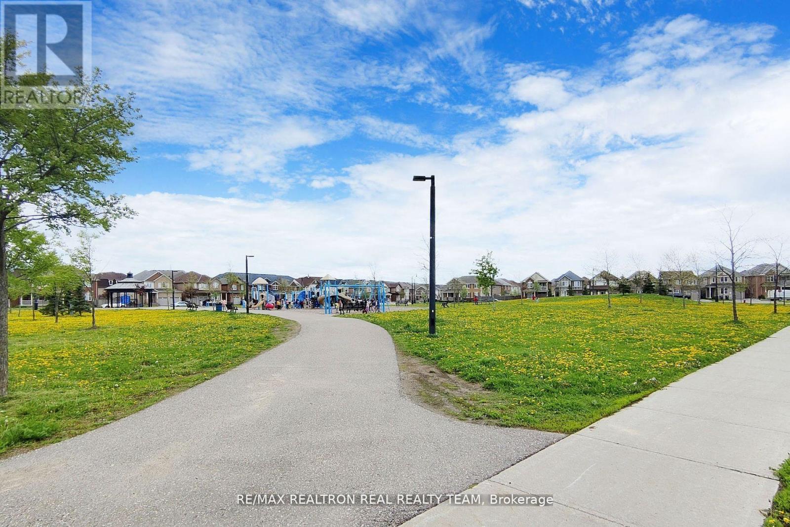 3 Gibbs Road, Brampton, Ontario  L7A 0G2 - Photo 35 - W12766152