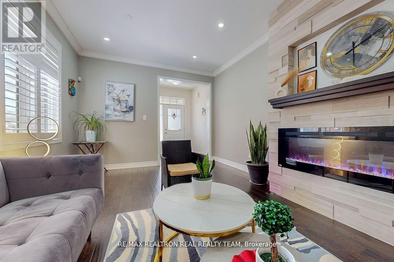 3 Gibbs Road, Brampton, Ontario  L7A 0G2 - Photo 6 - W12766152