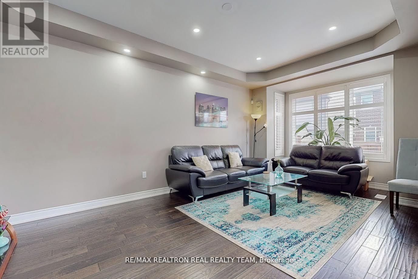 3 Gibbs Road, Brampton, Ontario  L7A 0G2 - Photo 7 - W12766152