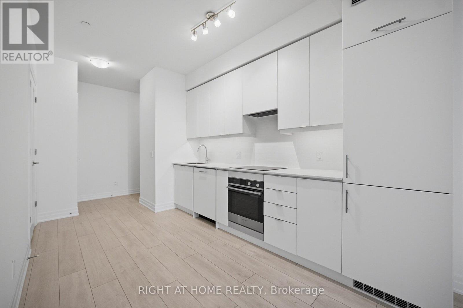 3906 - 30 Elm Drive W, Mississauga, Ontario  L5B 0N6 - Photo 11 - W12766162