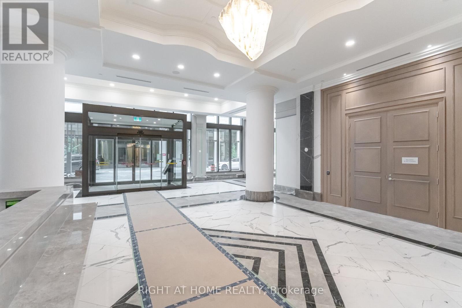 3906 - 30 Elm Drive W, Mississauga, Ontario  L5B 0N6 - Photo 4 - W12766162