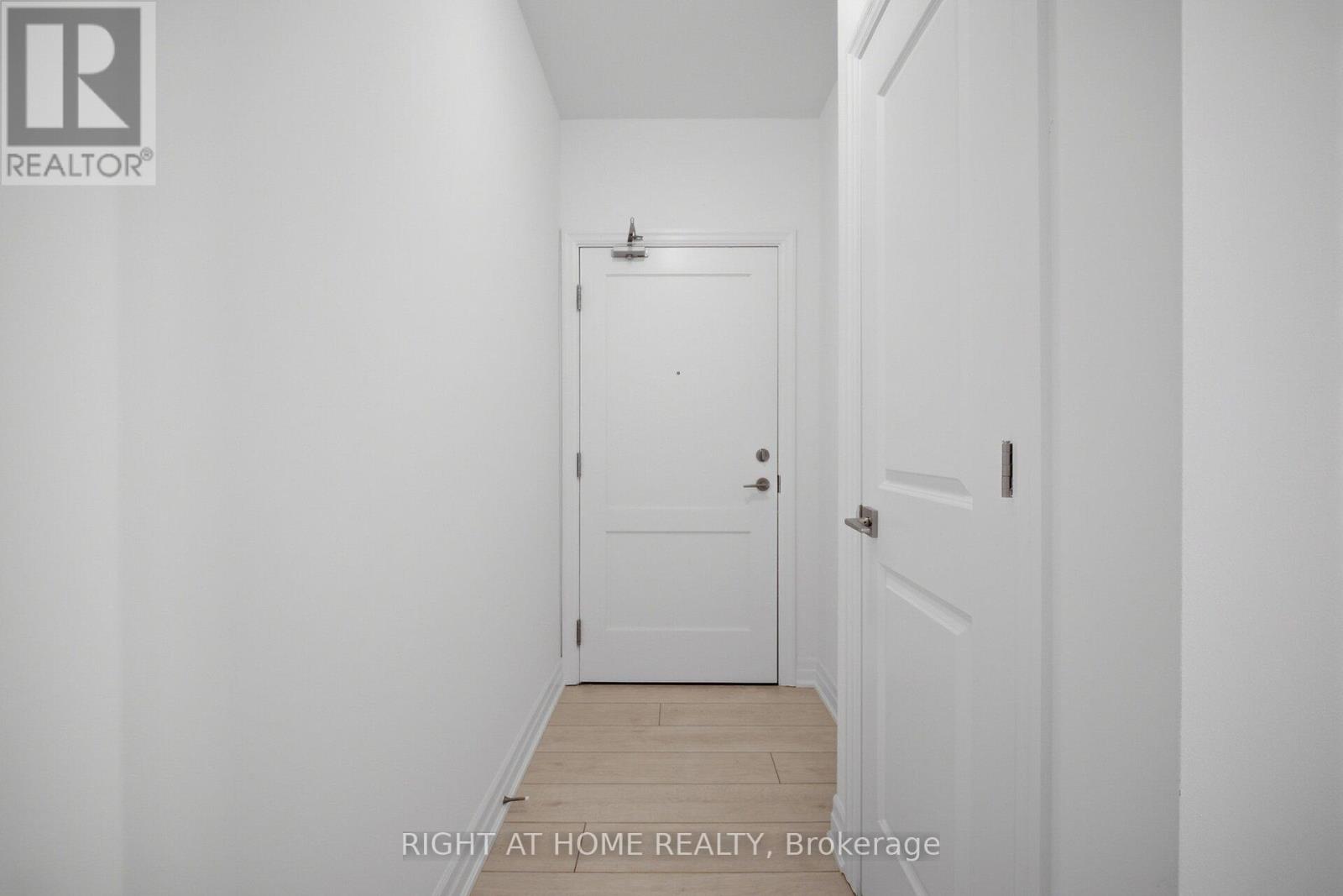 3906 - 30 Elm Drive W, Mississauga, Ontario  L5B 0N6 - Photo 7 - W12766162