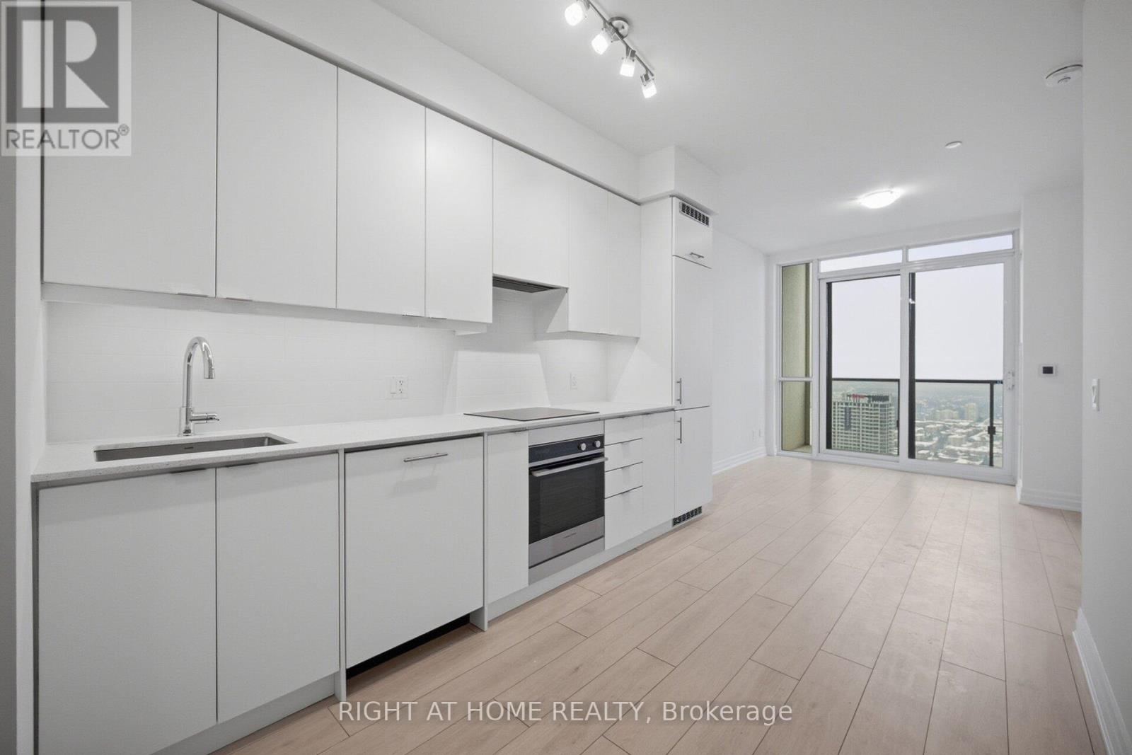 3906 - 30 Elm Drive W, Mississauga, Ontario  L5B 0N6 - Photo 9 - W12766162