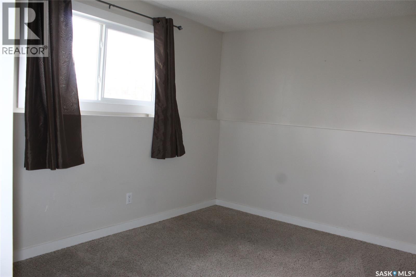 581 3rd Street W, Shaunavon, Saskatchewan  S0N 2M0 - Photo 21 - SK028085