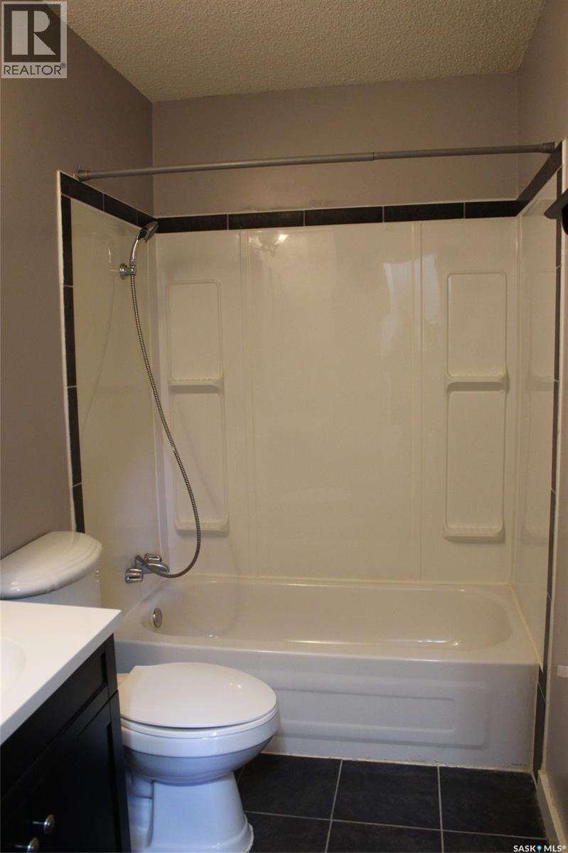 581 3rd Street W, Shaunavon, Saskatchewan  S0N 2M0 - Photo 9 - SK028085