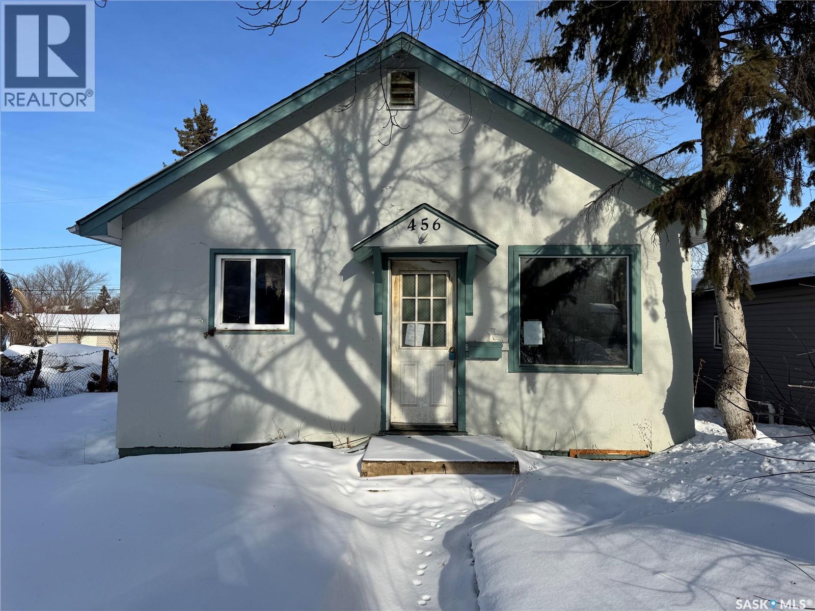 456 21st Street E, Prince Albert, Saskatchewan  S6V 1M3 - Photo 1 - SK028052