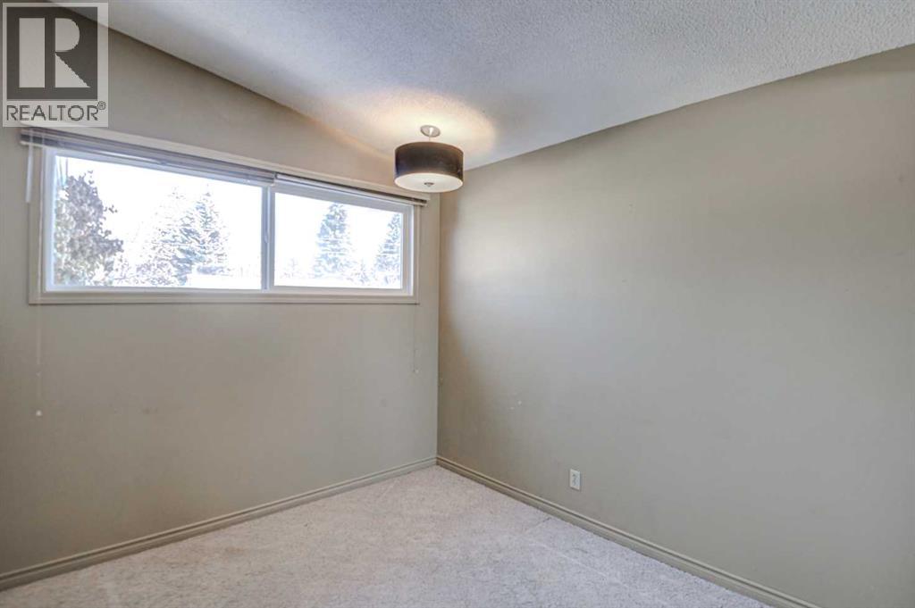 3420 Lane Crescent Sw, Calgary, Alberta  T3E 5X2 - Photo 10 - A2271923