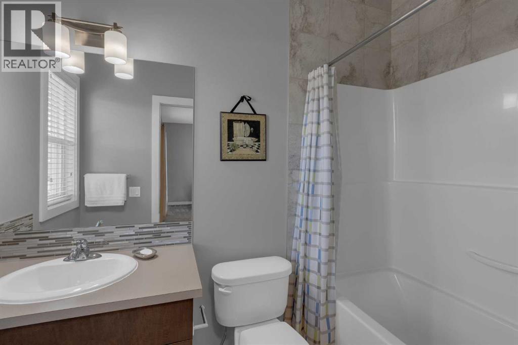 25 Drake Landing Boulevard, Okotoks, Alberta  T1S 0P8 - Photo 12 - A2283858