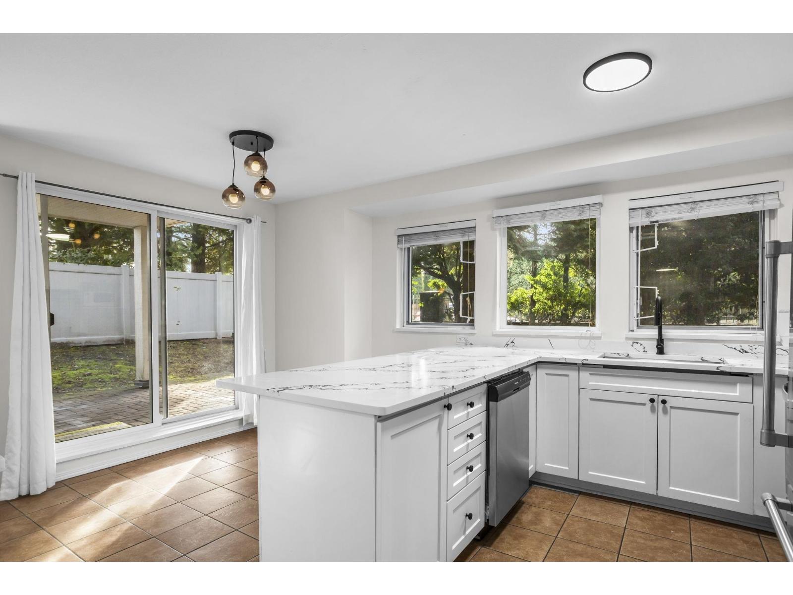 109 9650 148 Street, Surrey, British Columbia  V3R 0W2 - Photo 7 - R3086893