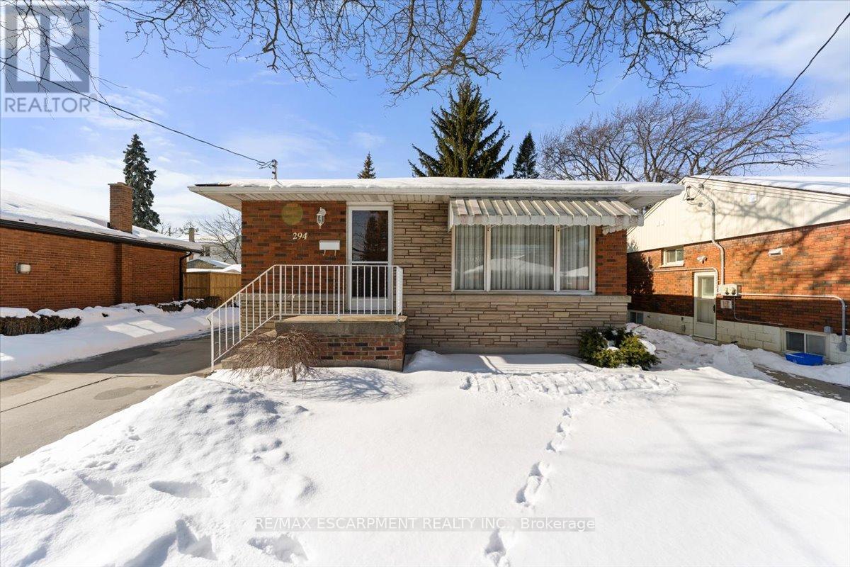 294 Upper Paradise Road, Hamilton, Ontario  L9C 5C4 - Photo 3 - X12766030